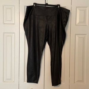 Terra & Sky Faux Leather Legging